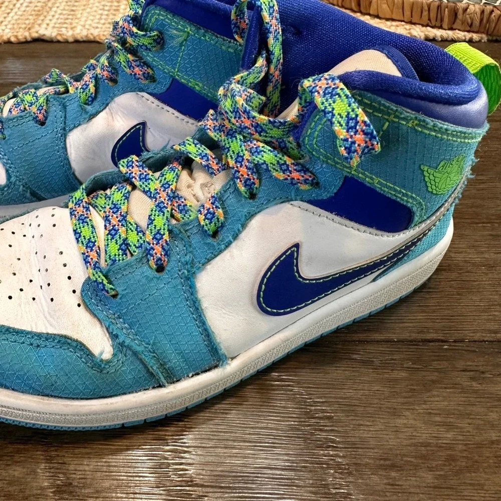 Nike Air Jordan 1‎ Mid SE Sprite Blue Basketball Shoes Sneakers Kids 2.5Y